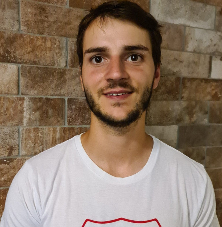 Charles
Maître de sport